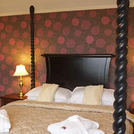 Sawrey House Country 3*