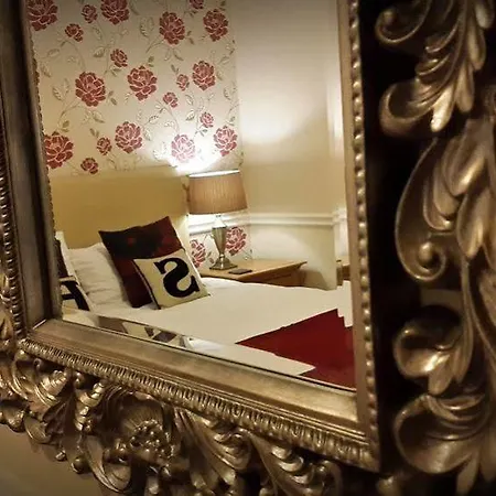 Sawrey House Country 3*