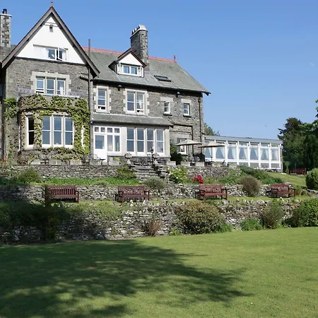 Sawrey House Country 3*