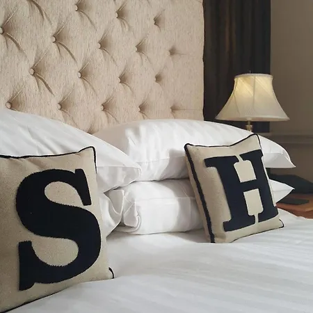 Sawrey House Country 3*