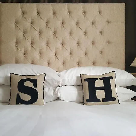 Sawrey House Country 3*